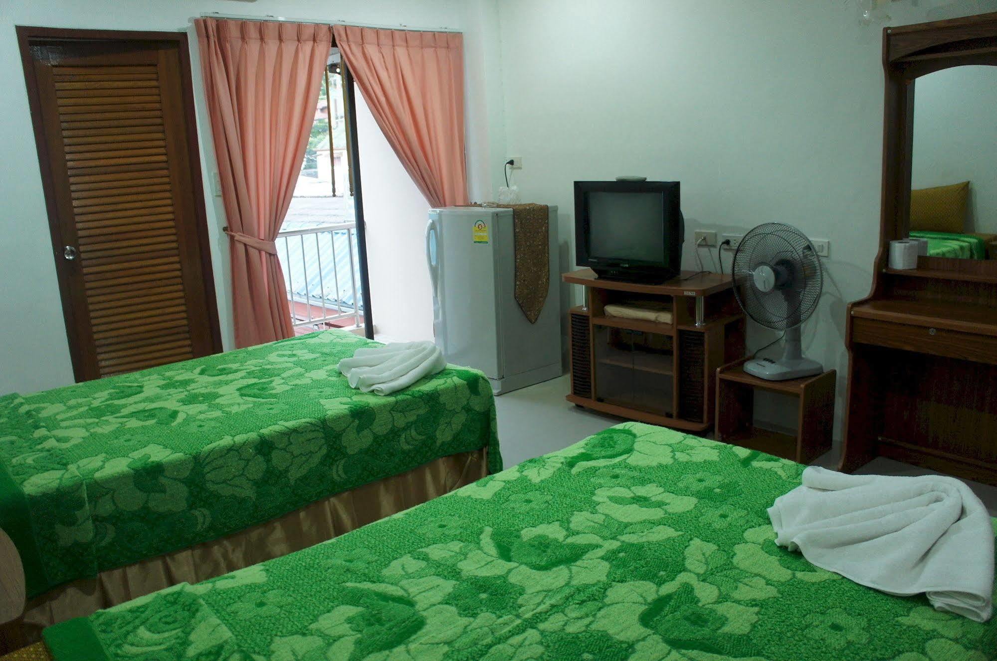 G&B Guesthouse Patong Kültér fotó