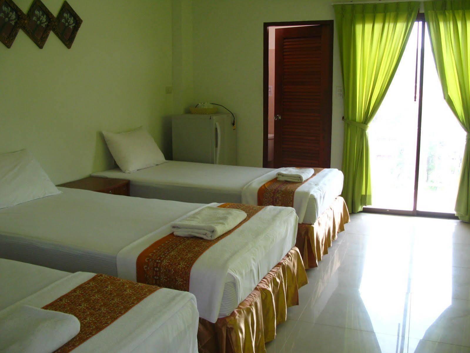 G&B Guesthouse Patong Kültér fotó