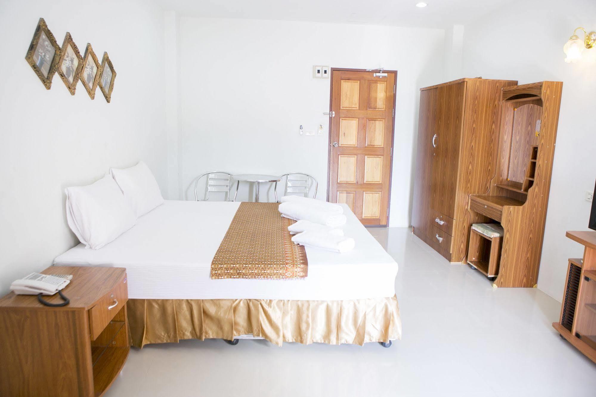 G&B Guesthouse Patong Kültér fotó